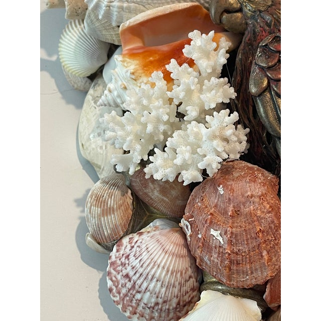 1970s Fabulous Sea Shell Encrusted Wall Bracket With Parrot For Sale In Miami - Image 6 of 9