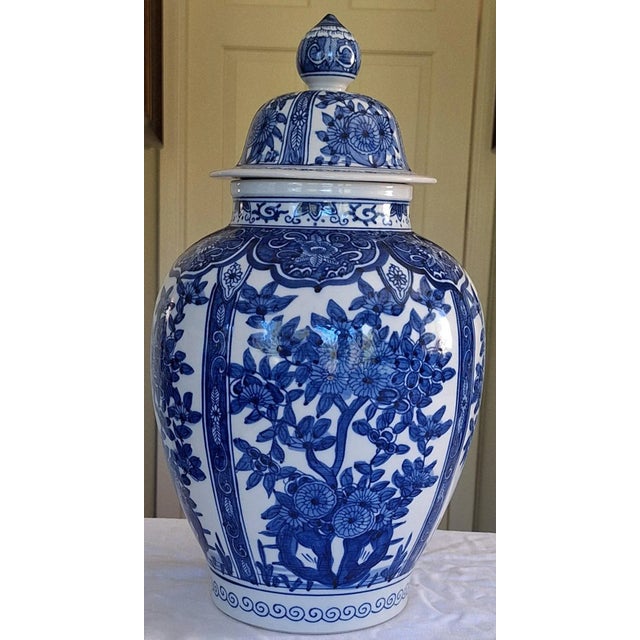 Asian Late 20th Century Large Scale Asian Temple Jar / Ginger Jar in Blue & White For Sale - Image 3 of 12