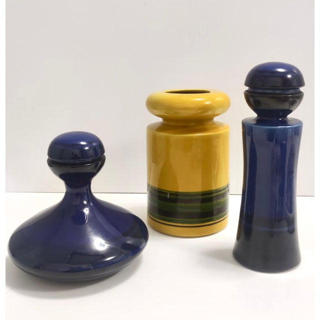 Postmodern Blue and Yellow Glazed Vase and Bottles attributed to Parravicini, 1970s, Set of 3 For Sale - Image 4 of 15