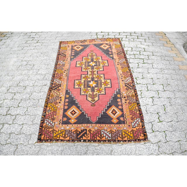 1960s Vintage Eclectic Decor Wool Hand Knotted Pink Rug For Sale - Image 11 of 11