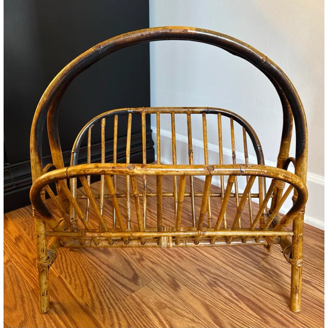 Mid 20th Century Coastal Tortoise Shell Bamboo & Rattan Arched Handle Collapsible Magazine Rack For Sale - Image 5 of 11