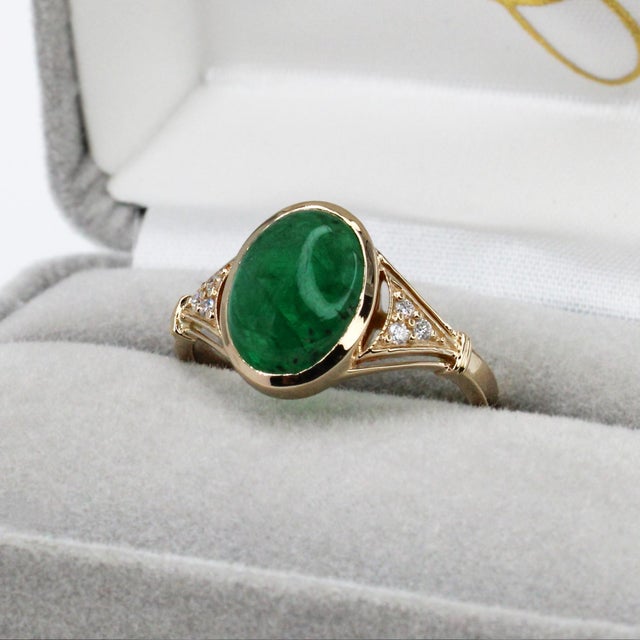 Contemporary 3ct Statement Emerald Ring w Natural Diamond Accents in 14K Gold | OV 11x8mm For Sale - Image 3 of 6