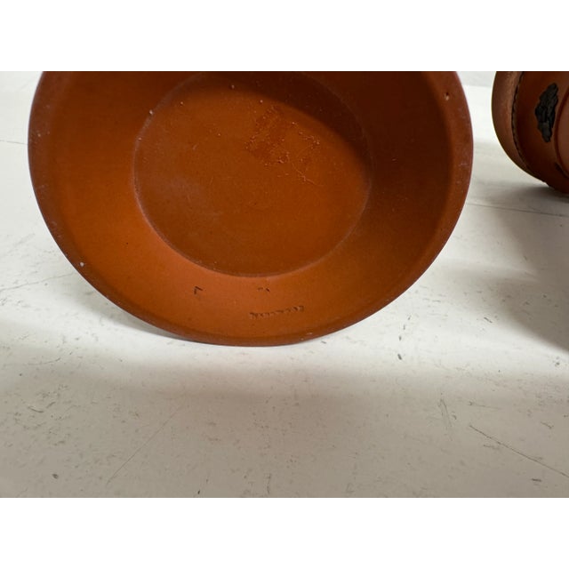 Early 19th Century Pair of Early 19th Century Wedgwood Rosso Antico Jardinières / Planters For Sale - Image 5 of 12