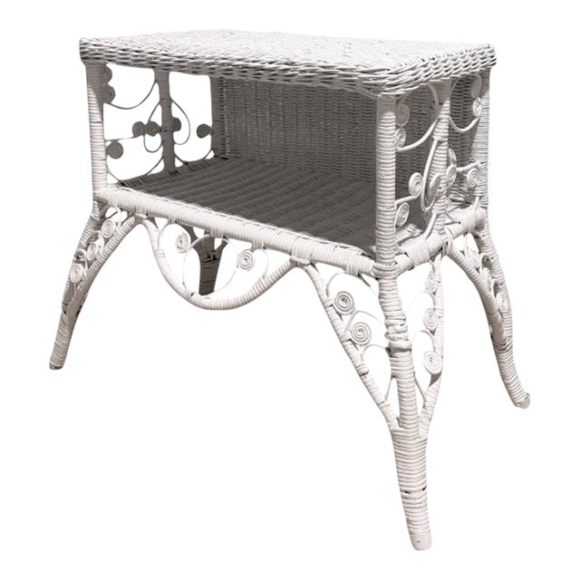 Vintage Palm Beach Regency White Wicker Side Table / Magazine Rack For Sale
