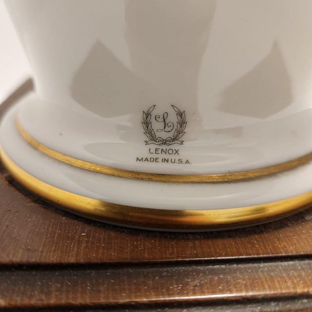 Lenox Vintage 1960s Mid-Century Modern Stiffel & Lenox Porcelain Table Lamp For Sale - Image 4 of 12