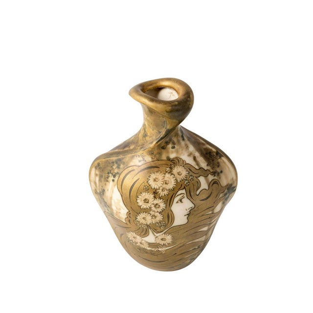 Late 19th Century Pair of Gilted and Hand-Painted Vases by Nikolaus Kannhäuser for Amphora Riessner Stellmacher & Kessel, 1898 For Sale - Image 5 of 14