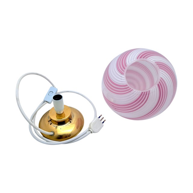 Mid-Century Modern Swirl Murano Glass Table Lamp from Manifattura di Murano, 1970s For Sale - Image 3 of 8