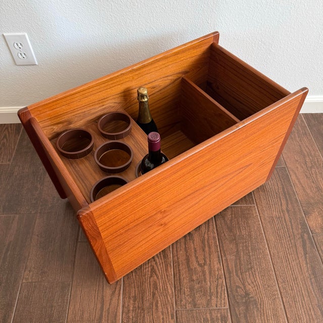 Mid Century Danish Modern Model Dk-7480 by Kai Kristiansen for Vildbjerg Møbelfabrik Teak Side Table & Mobile Bar For Sale In Palm Springs - Image 6 of 12