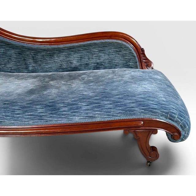 Antique Victorian Mahogany Swan Back Velvet Chaise Longue For Sale - Image 4 of 18