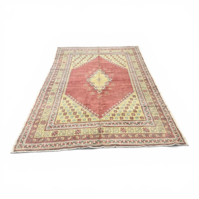 1930s Antique Gördes Rug | Delicate Floral Motifs | 7x11 For Sale - Image 5 of 5