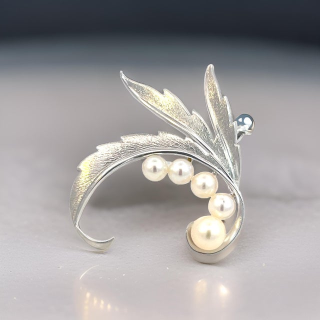 1990s Mikimoto Estate Akoya Pearl Brooch Pin Sterling Silver 6.10 mm For Sale In New York - Image 6 of 10