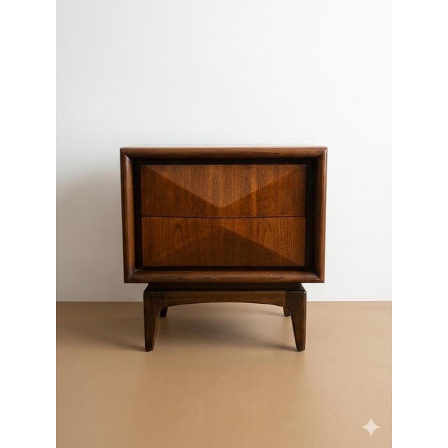 These beautiful and functional mid century modern nightstands will look fantastic in their new home. Drawers pull open...