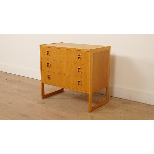 Vintage Danish Chest of Drawers in Oak by Arne Wahl Iversen, 1960 For Sale - Image 3 of 10
