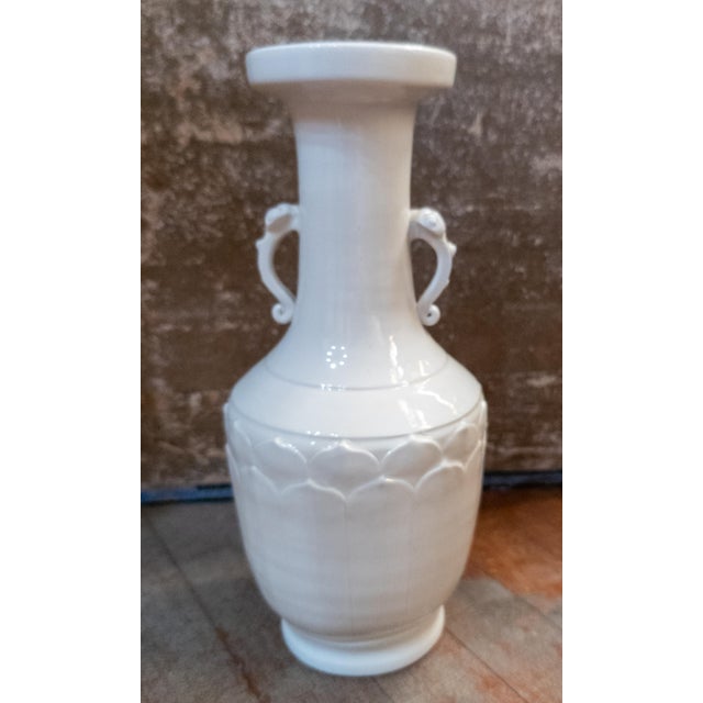 20th Century Chinese Chinoiserie Republic Period Blanc De Chine Vase, Dehua Kiln For Sale - Image 4 of 15
