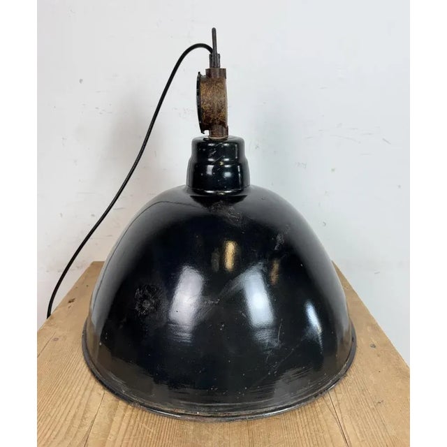 East German Black Enamel Factory Light by LBD Veb Leuchtenbau, Dresden, 1950s For Sale - Image 10 of 18