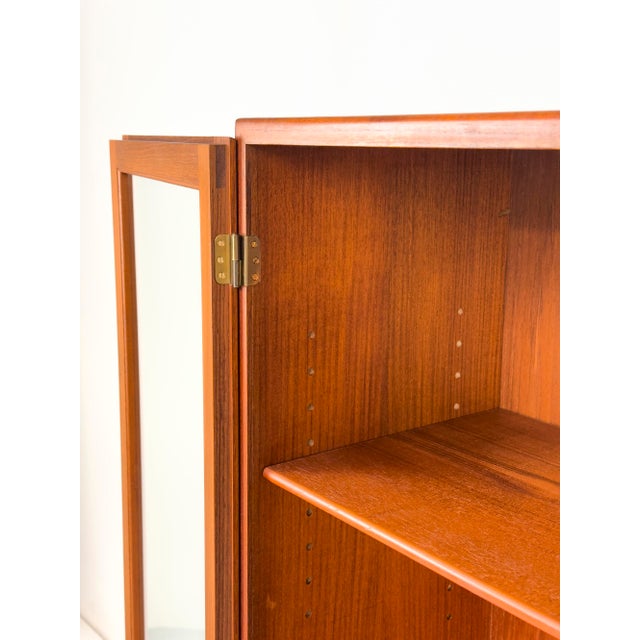 Danish Display Case in Teak by Børge Mogensen for Søborg Møbelfabrik, 1960s For Sale - Image 10 of 18