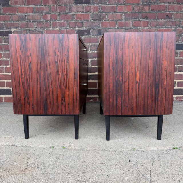 Pair of Jack Cartwright for Founders Rosewood Three Drawer Chests For Sale In Cleveland - Image 6 of 12