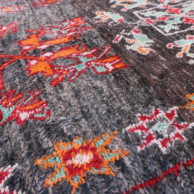 1980s Moroccan Vintage Handmade Rug - 6'0" X 9'1" Ft For Sale - Image 4 of 7