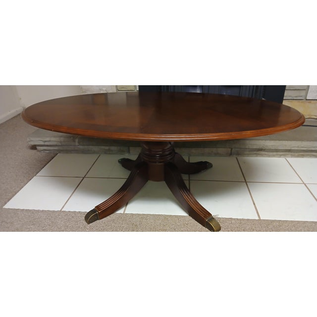 English 1960s Vintage Mahogany Oval Coffee Table With Brass Accents For Sale - Image 3 of 12