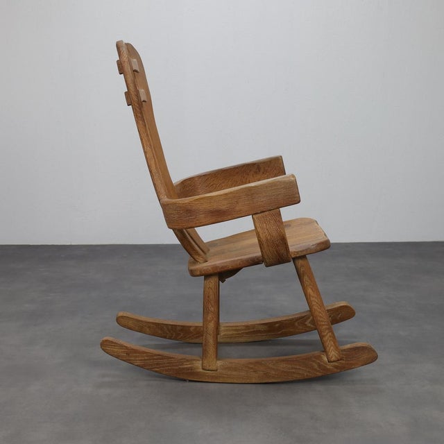 Mid-Century Modern Brutalist Rocking Chair in Oak attributed to De Puydt, 1970s For Sale - Image 3 of 9
