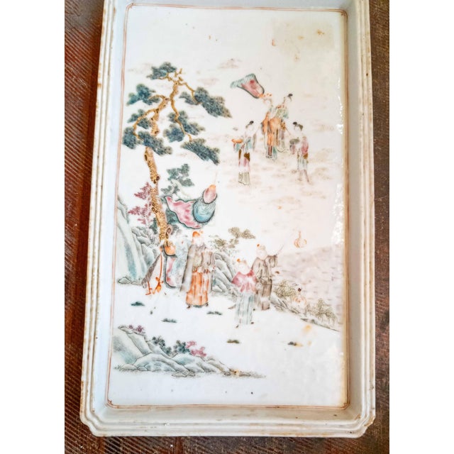 19th Century Chinese Porcelain Tray in Famille Rose Palette, Probably Daoguang Period For Sale - Image 4 of 18