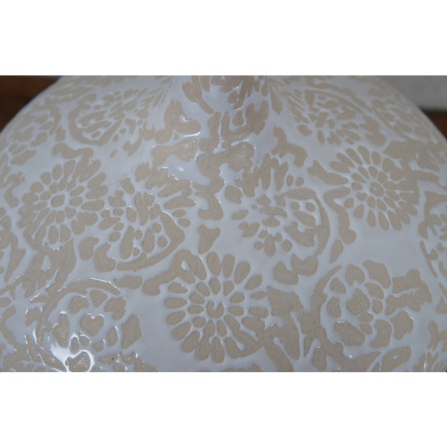 Vintage Ei8hteen Karat White Amabilis Orchid Glazed Ceramic Tulip Bud Vase For Sale - Image 6 of 11