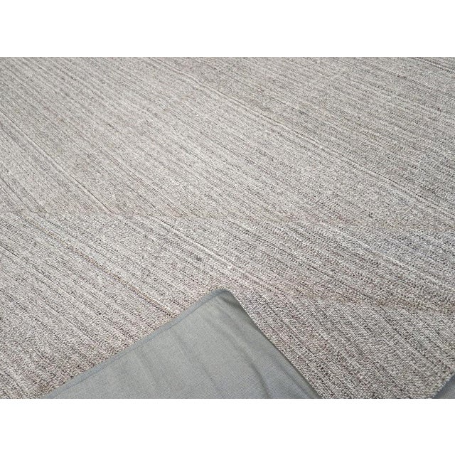 Textile Galerie Shabab Collection Mid-20th Century Turkish Flatweave Kilim Carpet For Sale - Image 7 of 8