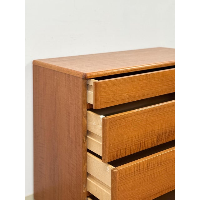 Vintage MCM Danish Modern Teak Four Drawer Chest, Dresser, Bedroom Storage For Sale - Image 11 of 14