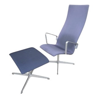 Set of Oxford Swivel Lounge Chair and Ottoman by Arne Jacobsen for Fritz Hansen For Sale