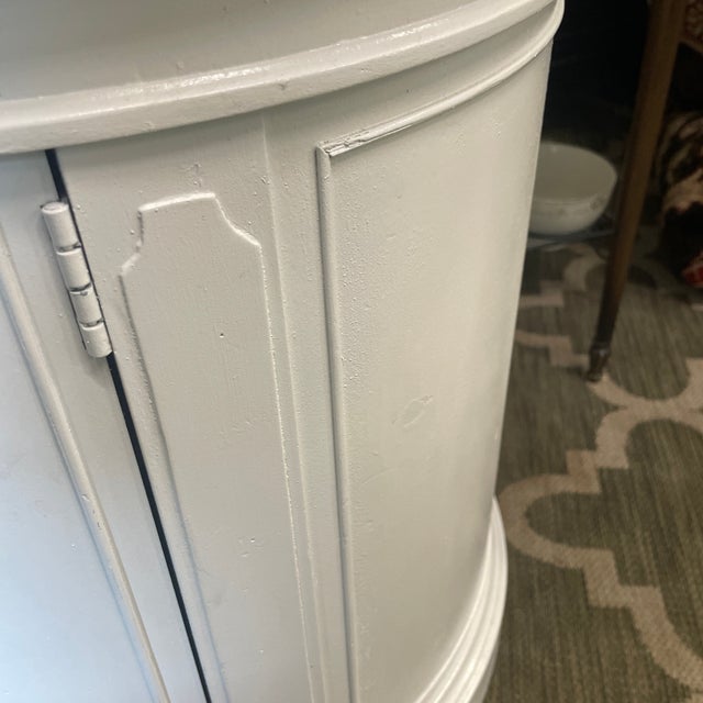 Vintage Drum End Table in Gloss White Finish For Sale - Image 4 of 7