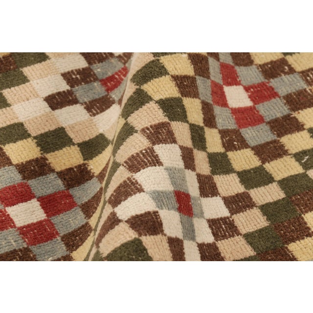 Textile Vintage Turkish Rug, Beige and Brown With Diamond Geometric Pattern – Rug & Kilim For Sale - Image 7 of 8