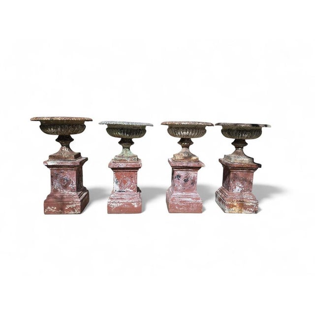 Large French Garden Urns in Cast Iron with Terracotta, 1840s, Set of 2 For Sale - Image 4 of 11