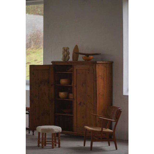 Brown Antique Cabinet in Pine, Sweden, 18th Century For Sale - Image 8 of 18