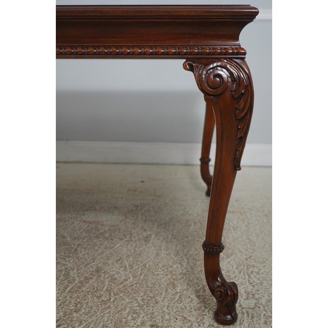Karges French Louis XV Walnut Dining Room Table For Sale In Philadelphia - Image 6 of 17