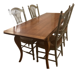 French Vintage Reproduction Hand Finished Waxed Wood Dining Table With 4 Sheaf Back Rush-Seat Chairs