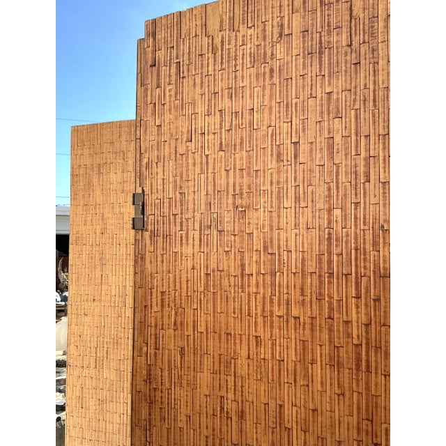 Late 20th Century Vintage Coastal Arched Split Reed Palm Mirrored Screen For Sale - Image 5 of 5