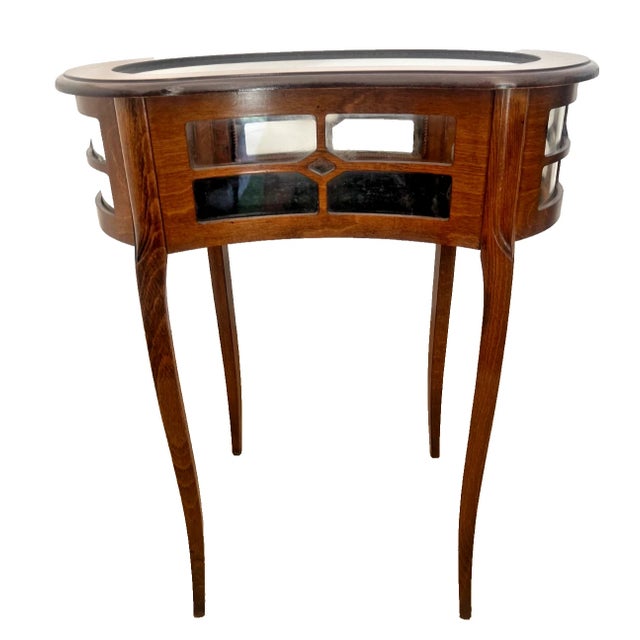 Mid-20th Century Italian Walnut Kidney-Shaped Display Vitrine Table Cabinet For Sale - Image 4 of 11