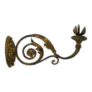 19th Century French One Arm Carved Gilt Wall Sconce Acanthus Leaf For Sale