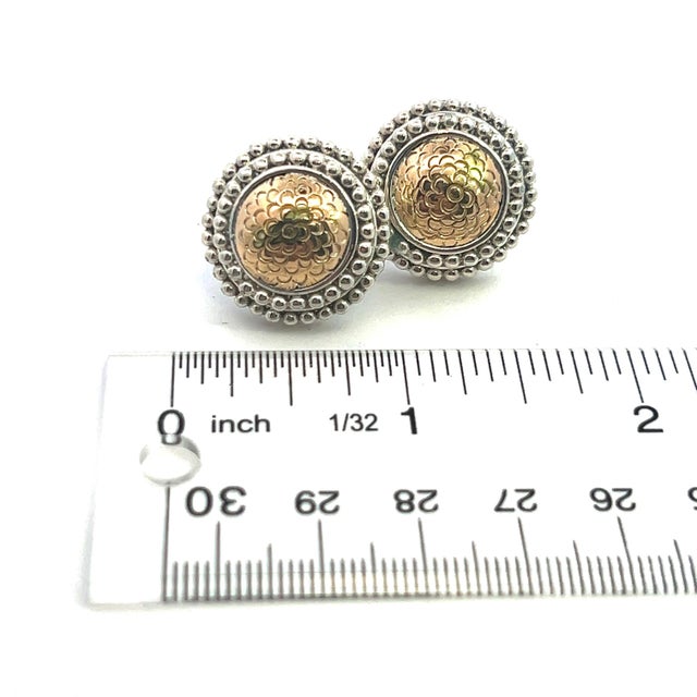 1990s Pair of John Hardy Estate Clip on Earrings Silver 18k Yellow Gold For Sale In New York - Image 6 of 9