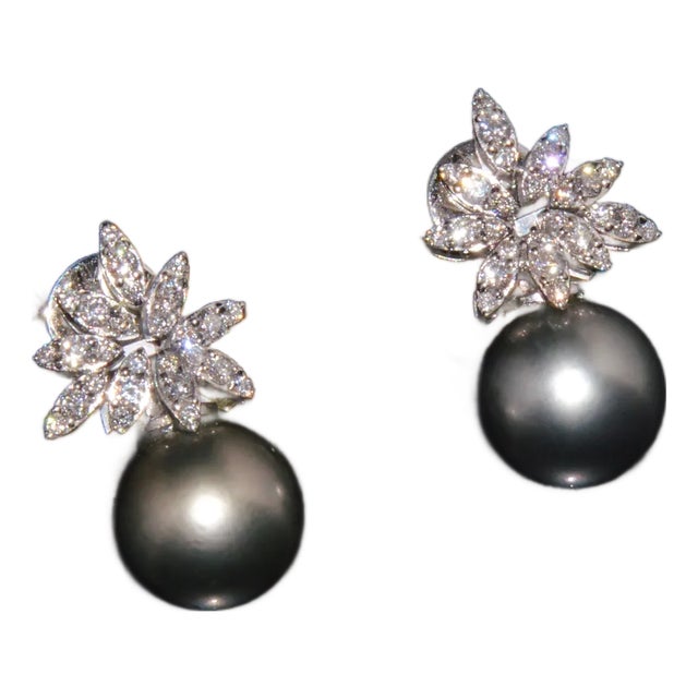 Certified Natural 23.13cts vs F Diamond Tahitian Pearl Solid 18k Gold Cluster Earrings- 2 Pieces For Sale