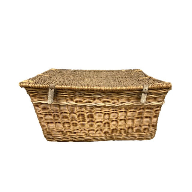French Provincial 1930s French Wicker Trunk For Sale - Image 3 of 12
