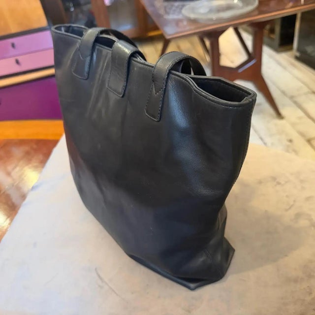 Late 1990s Excellent Condition Chanel Smooth Black Leather Tote Bag For Sale - Image 11 of 15