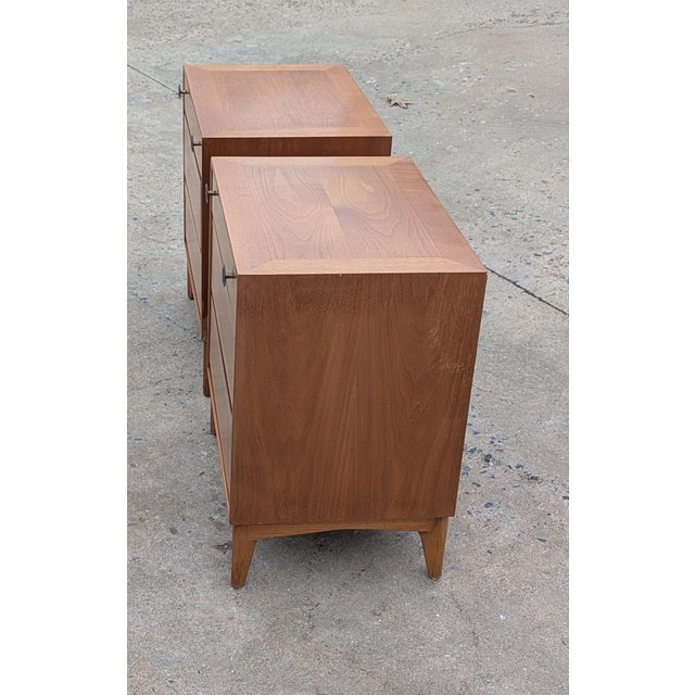 Vintage Walnut Nightstand by Red Lion Circa 1960s - A Pair For Sale In Washington DC - Image 6 of 16