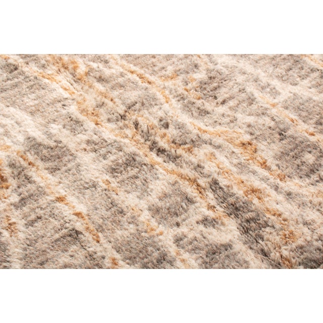 Rug & Kilim’s Modern Rug in All Over Beige, Gray and White Abstract Pattern For Sale In New York - Image 6 of 7