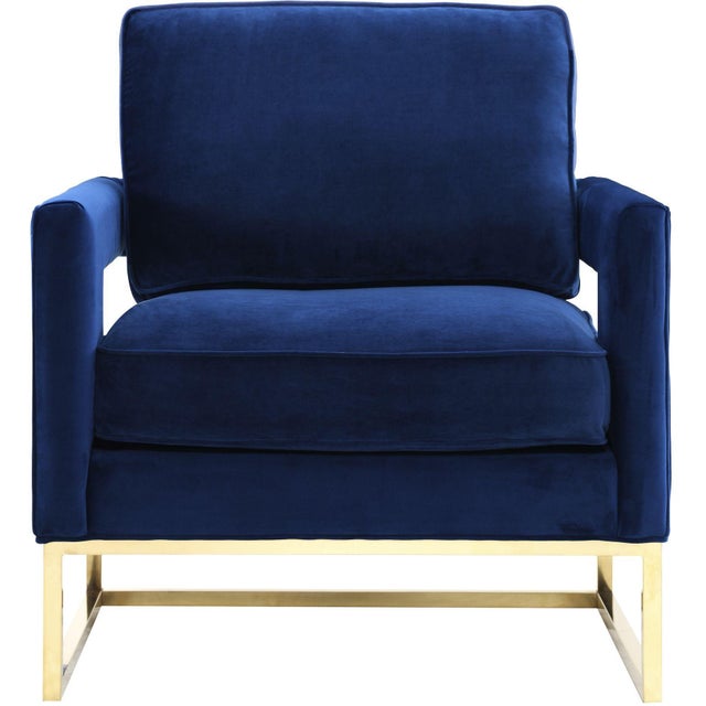 Inspired by our love for luxe, modern design the Avery chair radiates sophistication and grandeur. With a glossy gold...