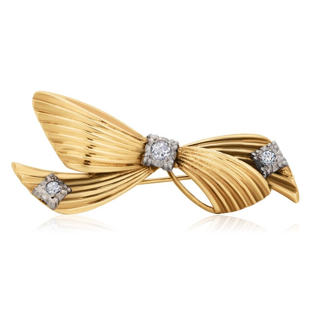 1990s Vintage Tiffany and Co. 14k Yellow Gold Diamond Bow Love Knot Brooch For Sale - Image 5 of 7