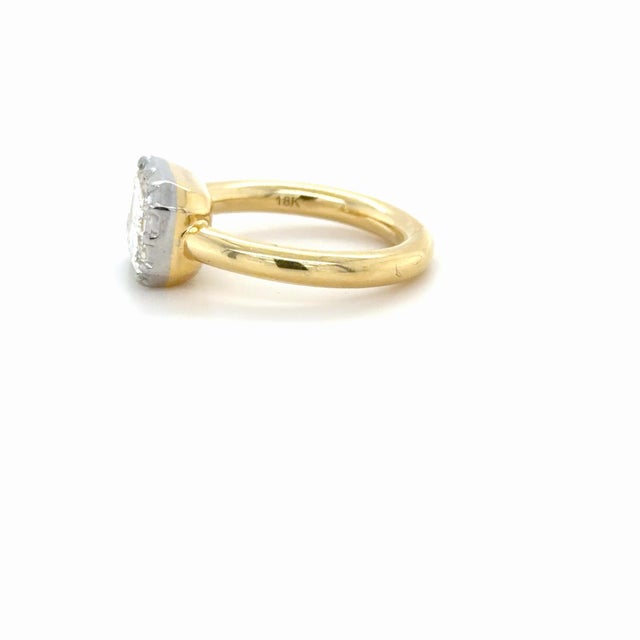 Contemporary Gia Certified 3.01 Carat Emerald Cut Diamond Ring, Size 6 For Sale - Image 3 of 6