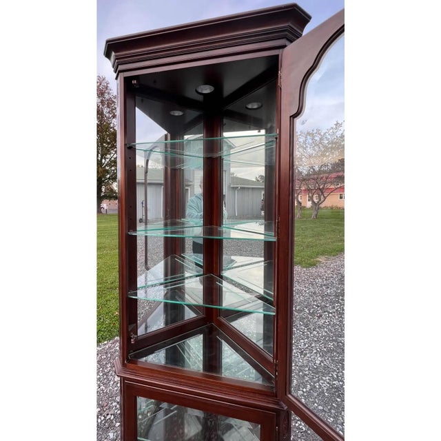 1980s Ethan Allen Georgian Court Cherry Curio Corner Cabinet For Sale - Image 5 of 7