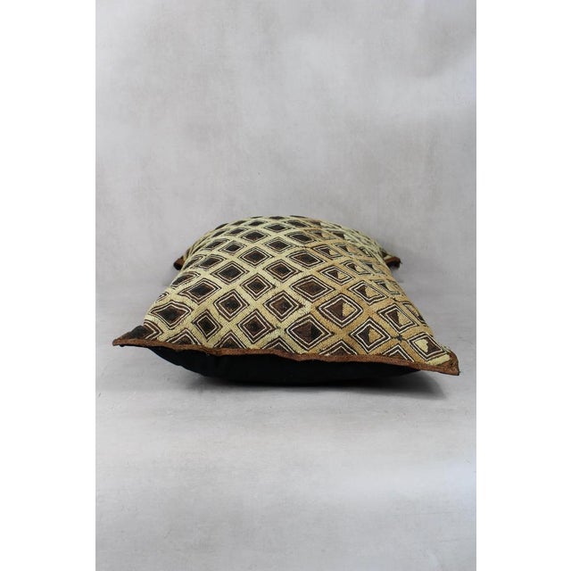 Vintage Showa Cloth Cushion For Sale - Image 3 of 5