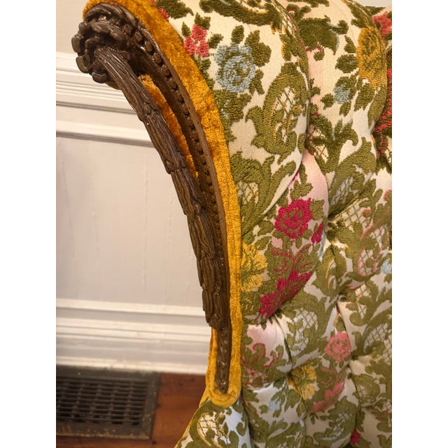 Mid-Century Modern Pair of Vintage French Provincial Two-Tone Velvet and Tapestry Wingback Bergère Chairs For Sale - Image 3 of 7